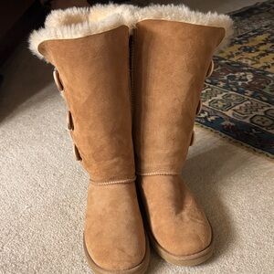 UGG Women's Chestnut Shearling Boots maybe worn once